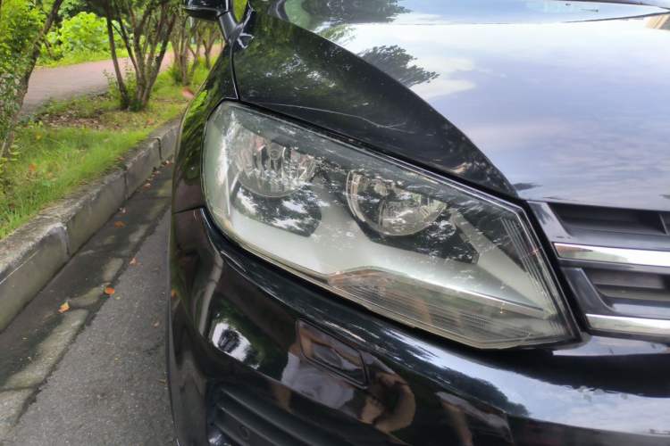 Used Volkswagen Touareg 2013 3.0 TSI Limited Luxury Edition Right Front Headlight