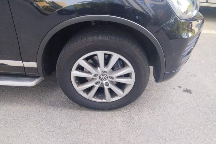 Used Volkswagen Touareg 2013 3.0 TSI Limited Luxury Edition Right Front Wheel Hub