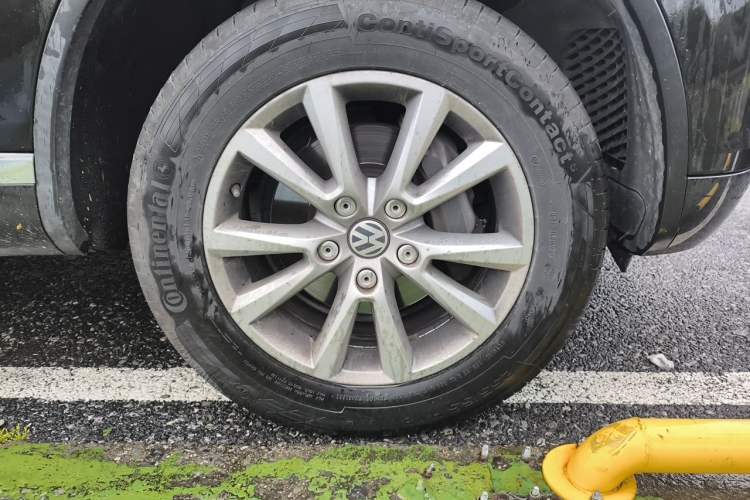 Used Volkswagen Touareg 2013 3.0 TSI Limited Luxury Edition Right Front Wheel Hub
