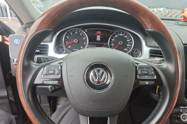 Used Volkswagen Touareg 2013 3.0 TSI Limited Luxury Edition Steering Wheel