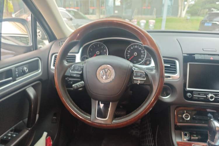 Used Volkswagen Touareg 2013 3.0 TSI X 10th Anniversary Limited Edition Steering Wheel