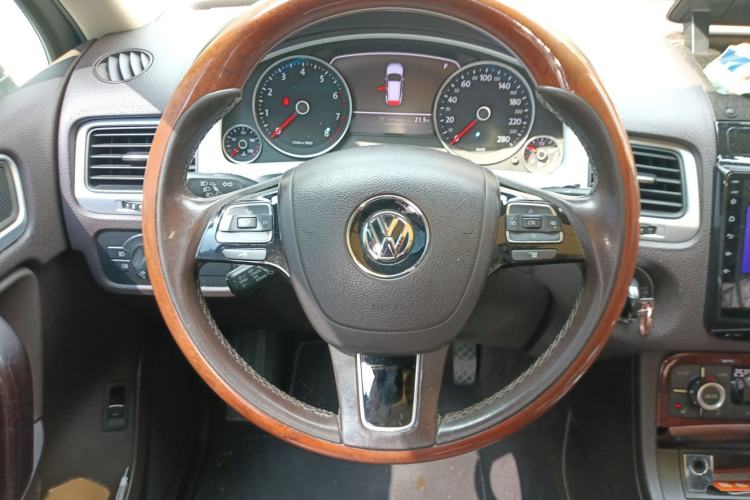 Used Volkswagen Touareg 2013 3.0 TSI X 10th Anniversary Limited Edition Steering Wheel