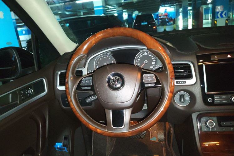 Used Volkswagen Touareg 2013 3.0 TSI Limited Luxury Edition Steering Wheel