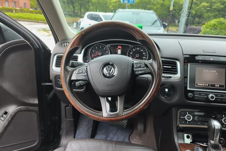 Used Volkswagen Touareg 2013 3.0 TSI Limited Luxury Edition Steering Wheel