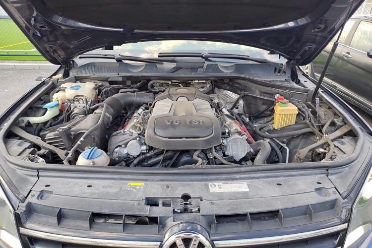 Used Volkswagen Touareg 2013 3.0 TSI X 10th Anniversary Limited Edition Engine Bay