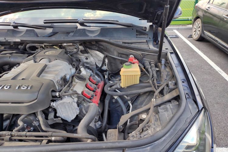 Used Volkswagen Touareg 2013 3.0 TSI X 10th Anniversary Limited Edition Engine Bay Left