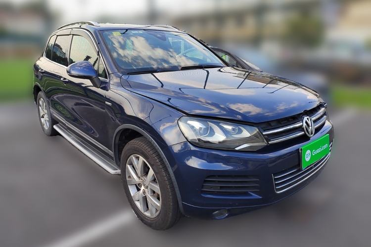 Used Volkswagen Touareg 2013 3.0 TSI X 10th Anniversary Limited Edition Front Right 45 Deg