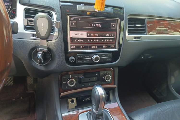 Used Volkswagen Touareg 2013 3.0 TSI Limited Luxury Edition Audio And AC Panel