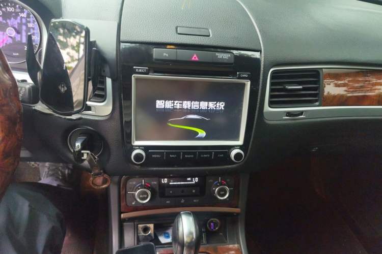 Used Volkswagen Touareg 2013 3.0 TSI Limited Luxury Edition Audio And AC Panel
