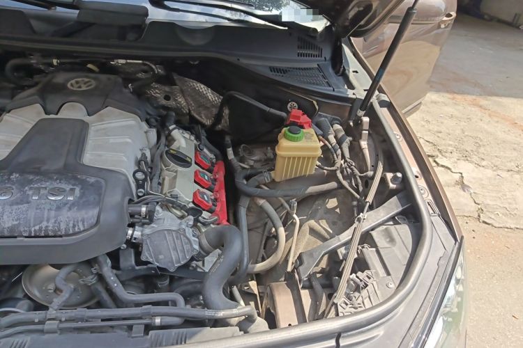 Used Volkswagen Touareg 2013 3.0 TSI Limited Luxury Edition Engine Bay Left