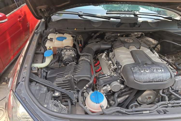 Used Volkswagen Touareg 2013 3.0 TSI Limited Luxury Edition Engine Bay Right