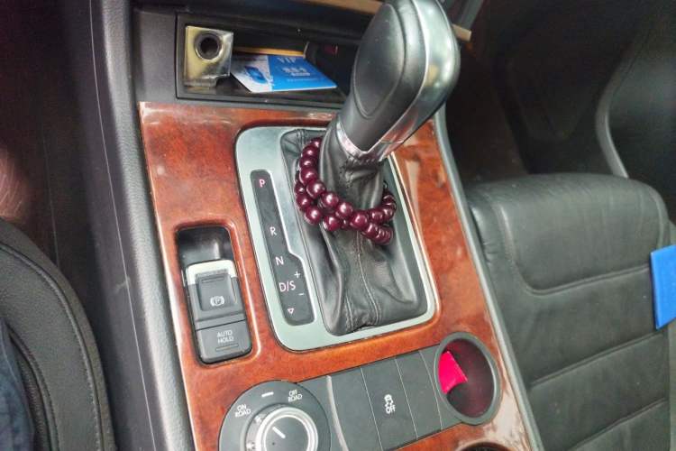 Used Volkswagen Touareg 2013 3.0 TSI Limited Luxury Edition Gear Lever