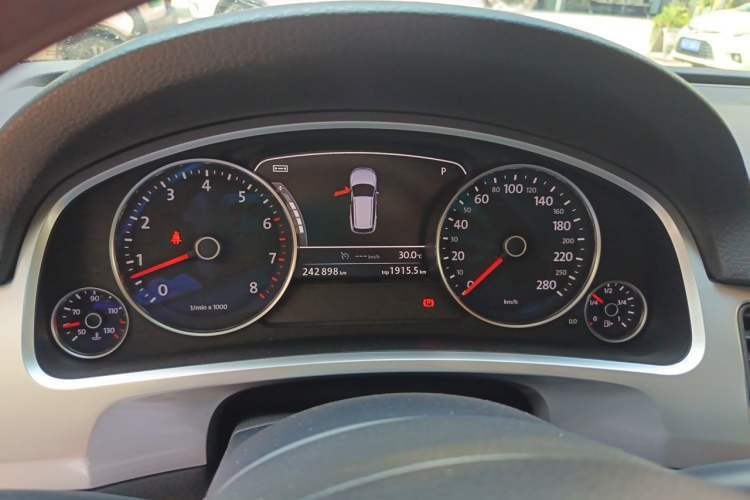 Used Volkswagen Touareg 2013 3.0 TSI Limited Luxury Edition Instrument Cluster