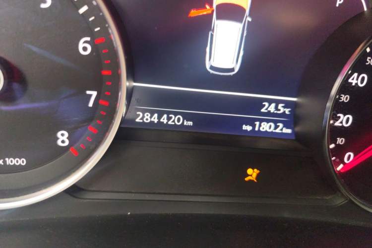 Used Volkswagen Touareg 2013 3.0 TSI Limited Luxury Edition Odometer Close Up