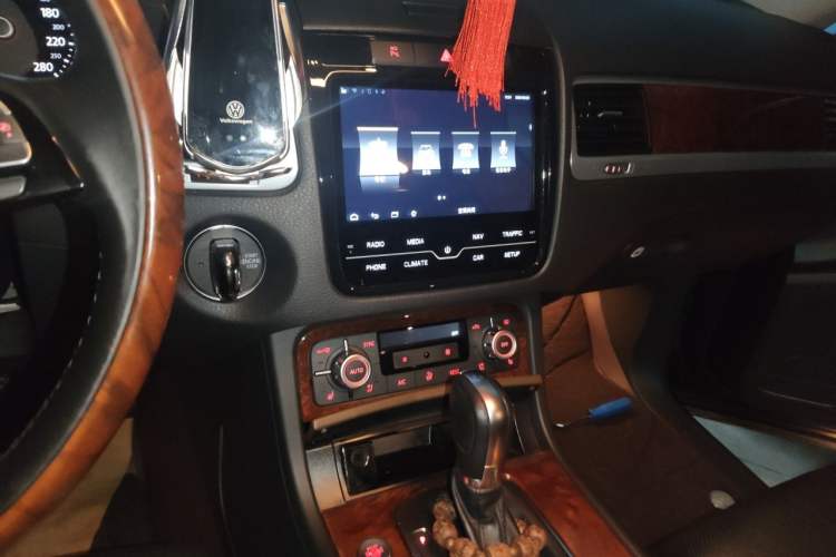 Used Volkswagen Touareg  Audio And AC Panel