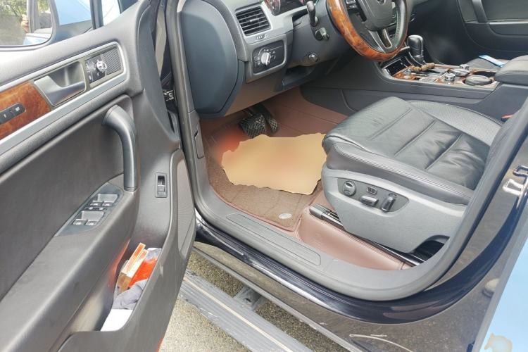 Used Volkswagen Touareg  Driver Seat