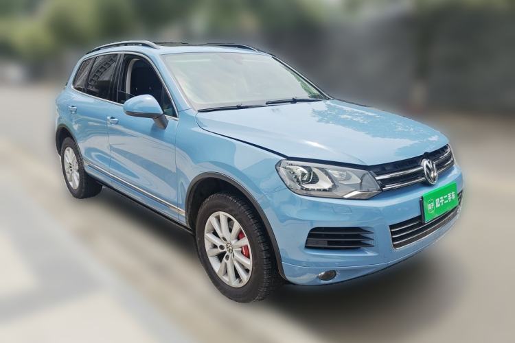 Used Volkswagen Touareg  Front Right 45 Deg