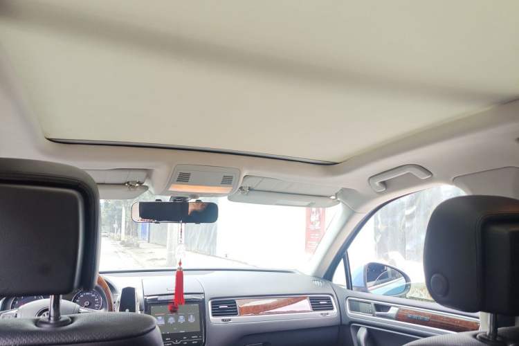 Used Volkswagen Touareg  Headliner