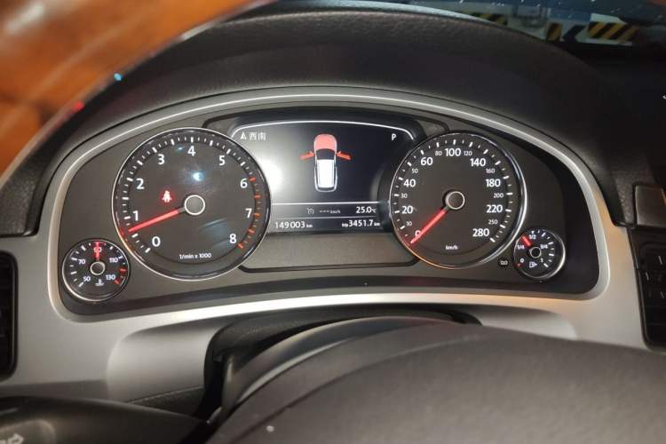 Used Volkswagen Touareg  Instrument Cluster