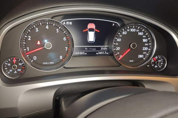 Used Volkswagen Touareg  Odometer Close Up