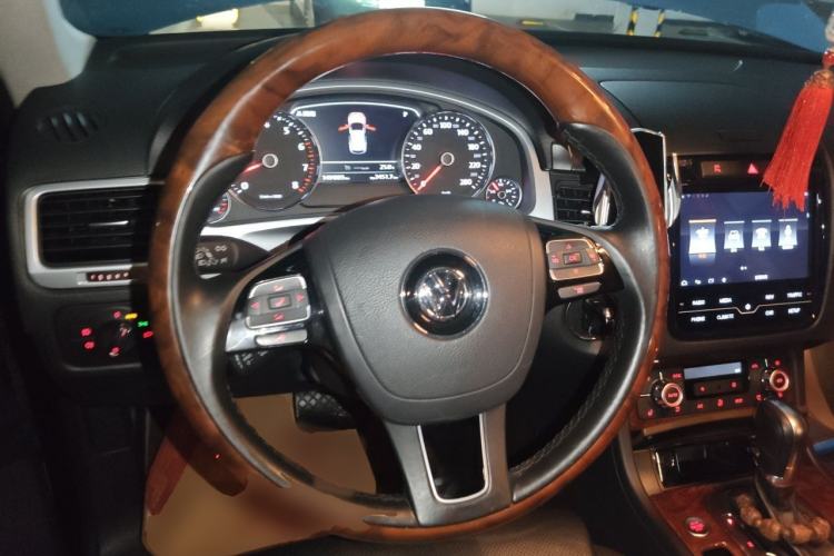 Used Volkswagen Touareg  Steering Wheel