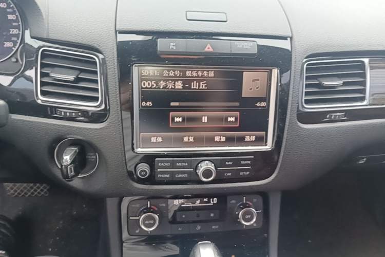 Used Volkswagen Touareg 2013 3.0 TSI X 10th Anniversary Limited Edition Audio And AC Panel