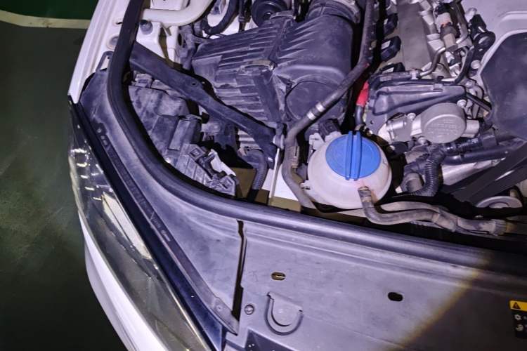 Used Volkswagen Touareg 2013 3.0 TSI X 10th Anniversary Limited Edition Engine Bay Right
