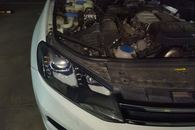 Used Volkswagen Touareg 2013 3.0 TSI Limited Luxury Edition Engine Bay Right