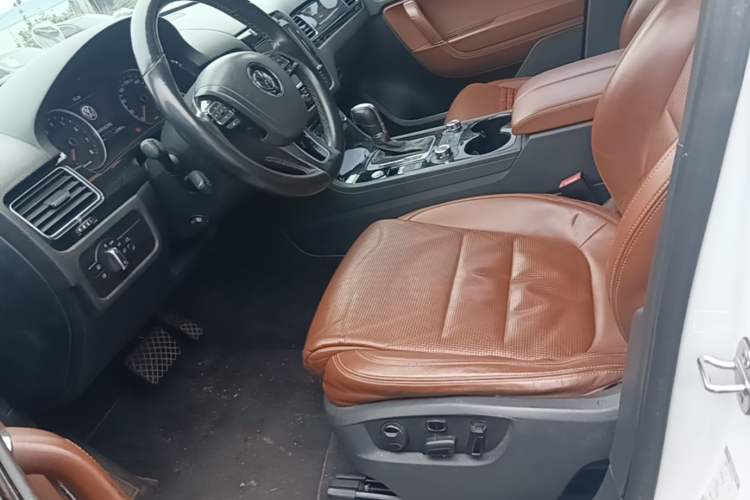 Used Volkswagen Touareg 2013 3.0 TSI X 10th Anniversary Limited Edition Left Front Seat