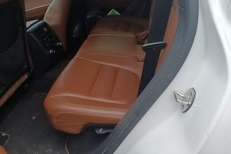 Used Volkswagen Touareg 2013 3.0 TSI X 10th Anniversary Limited Edition Left Rear Seat