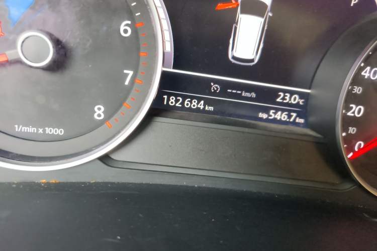 Used Volkswagen Touareg 2013 3.0 TSI Limited Luxury Edition Odometer Close Up