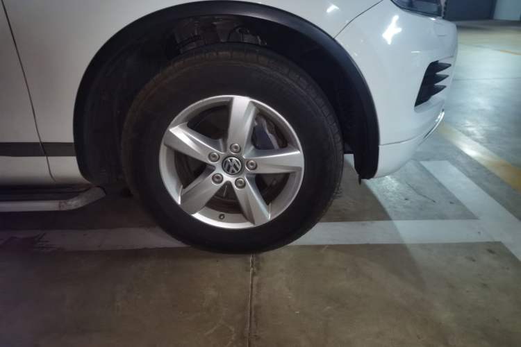 Used Volkswagen Touareg 2013 3.0 TSI Limited Luxury Edition Right Front Wheel Hub