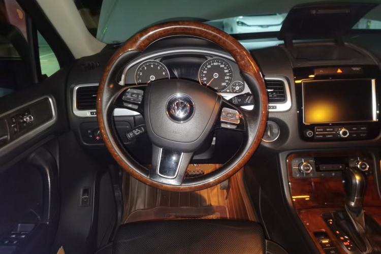 Used Volkswagen Touareg 2013 3.0 TSI Limited Luxury Edition Steering Wheel