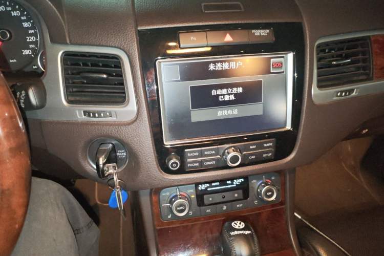 Used Volkswagen Touareg 2014 3.0 TSI New Edition Audio And AC Panel