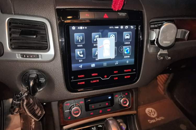 Used Volkswagen Touareg 2014 3.0 TSI New Edition Audio And AC Panel