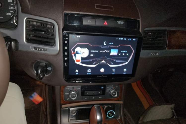 Used Volkswagen Touareg 2014 3.0 TSI New Edition Audio And AC Panel