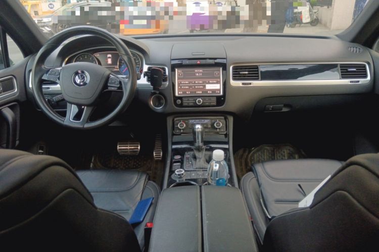Used Volkswagen Touareg  Center Console