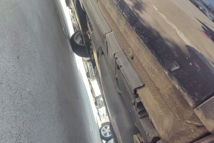 Used Volkswagen Touareg  Chassis Rear Left
