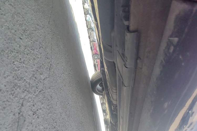 Used Volkswagen Touareg  Chassis Rear Right