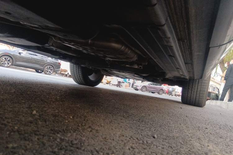 Used Volkswagen Touareg  Chassis Rear Right