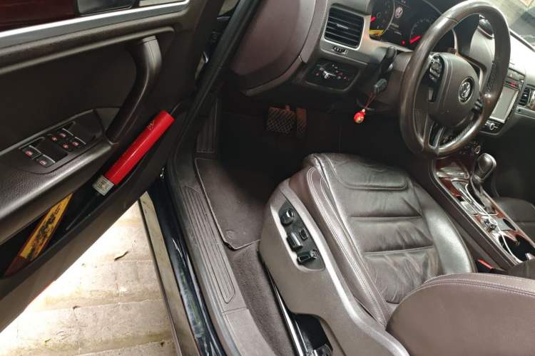 Used Volkswagen Touareg 2014 3.0 TSI New Edition Driver Seat