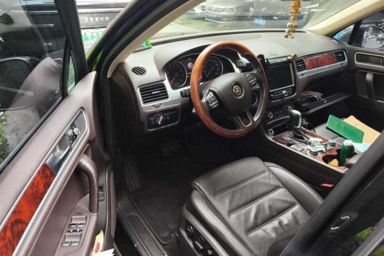 Used Volkswagen Touareg 2014 3.0 TSI New Edition Driver Seat