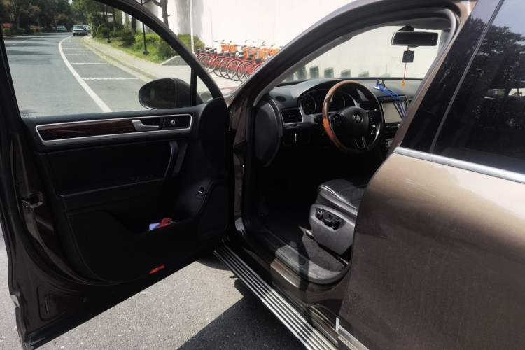 Used Volkswagen Touareg 2014 3.0 TSI New Edition Driver Seat