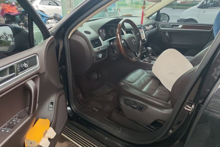 Used Volkswagen Touareg 2014 3.0 TSI New Edition Driver Seat