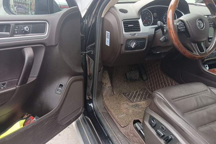 Used Volkswagen Touareg 2014 3.0 TSI New Edition Driver Seat