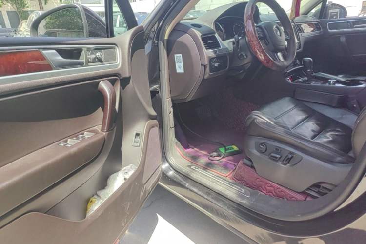 Used Volkswagen Touareg  Driver Seat