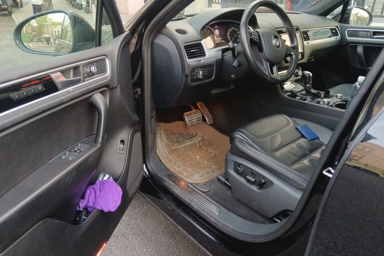 Used Volkswagen Touareg  Driver Seat