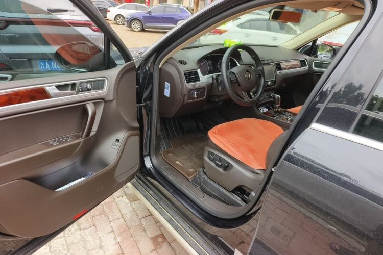 Used Volkswagen Touareg 2014 3.0 TSI New Edition Driver Seat