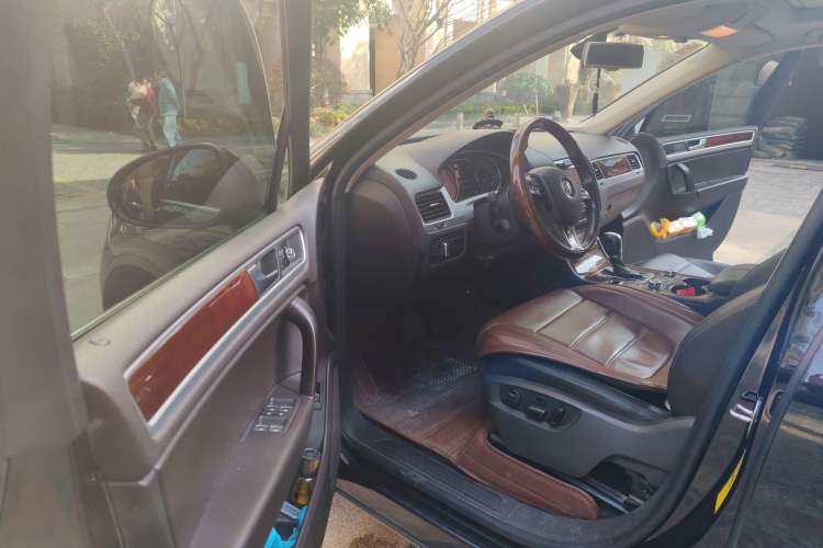 Used Volkswagen Touareg 2014 3.0 TSI New Edition Driver Seat