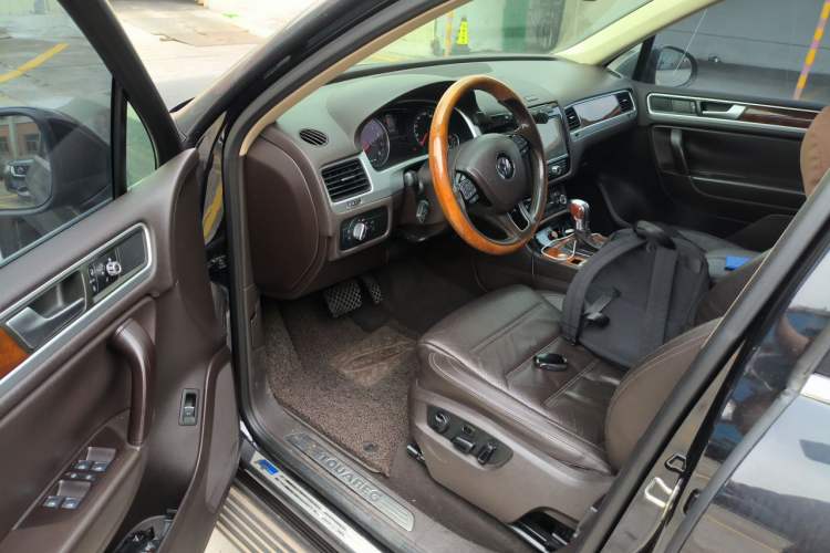 Used Volkswagen Touareg 2014 3.0 TSI New Edition Driver Seat